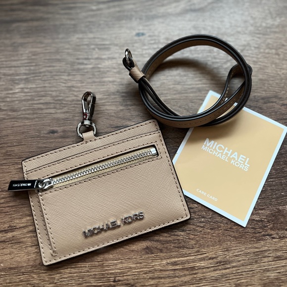 NEW‼️ MICHAEL KORS Jet Set Travel Saffiano Leather Card Case Lanyard NWT - Picture 11 of 16